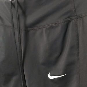 3 quarter black niki leggings